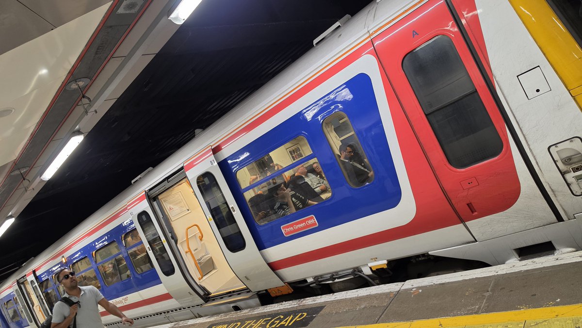 lewis_hardwick's tweet photo. Seeing 465908 out on the @Se_Railway network, always brings a smile to my face. https://t.co/smNeRfU4LV