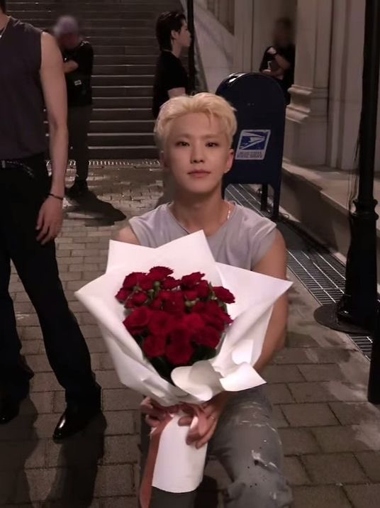 tigervisuals's tweet photo. oh my sweetest flower boy 🐯💐 https://t.co/JeFsosMUR9