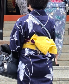 JOINTSCLUB's tweet photo. ゆかたでの帯結び。
みんな思い思いのやり方で、バリエーション変えてみたり、半幅帯や兵児帯、長いもの短いもの、いろいろチャレンジしました。
#SuchBar https://t.co/ZxRI1XXjYC
