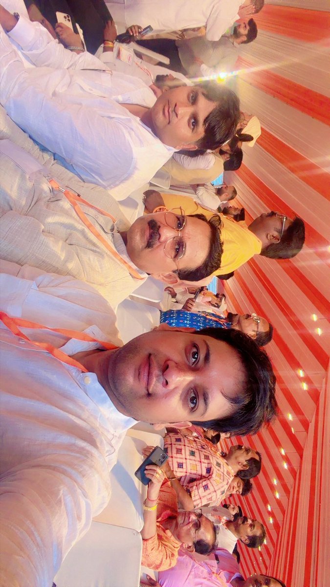ChTarunKumarBJP's tweet photo. करम बंधन में बन्ध रहियो, फल की ना तज्जियो आस।
कर्म मानुष का धर्म है, सत् भाखै रविदास॥

बाबा काशी विश्वनाथ की नगरी वाराणसी स्थित श्री गुरु संत रविदास की जन्मस्थली सीर गोवर्धनपुर में संत शिरोमणि श्री गुरु रविदास महाराज जी के 650 वीं जयंती वर्ष पर राष्ट्रव्यापी समरसता संकल्प अभियान https://t.co/OgGPSN53uH