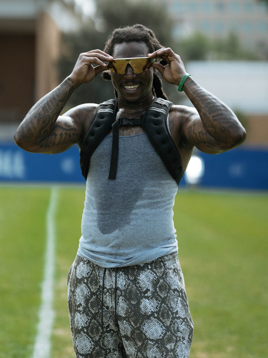 jswaggdaddy's tweet photo. It’s ain’t WORK if you LOVE WHAT YOU DO 🖤 Spread your ENERGY and positivity in everything you do. Have a blessed day 🙏🏿 

#1stSwaggKazeKage https://t.co/VdF2S3zzqq