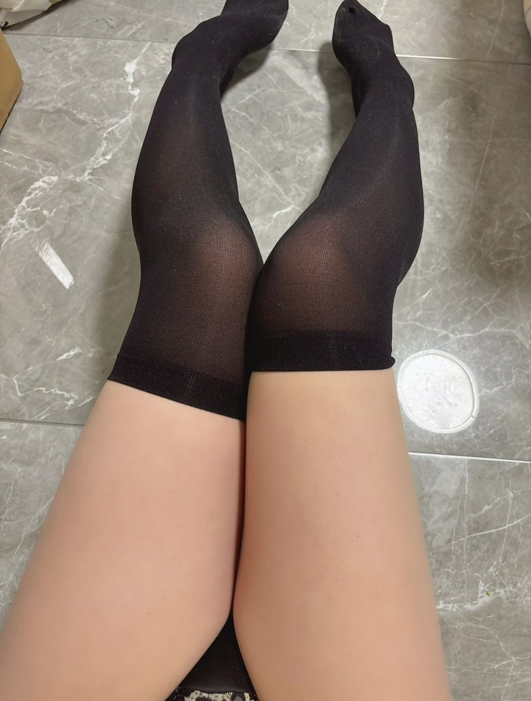 lovetscd69's tweet photo. 美不美看大腿 https://t.co/MuE85rdOhd