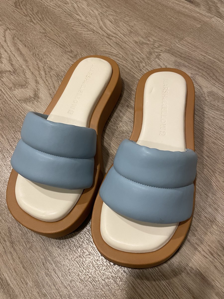RinlinShop's tweet photo. รองเท้างานไอจี มีตำหนิ 
80.- พออ🥹🤏🏻 https://t.co/Y7BYu4gU4O