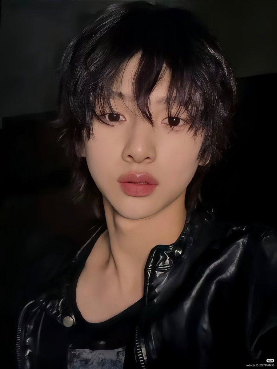 primajjuna's tweet photo. look at his lips man 😭😭😭😭😭😭😭theyre so full hes so greedy like 😭😭😭😭😭😭give some for the rest of us 😭😭😭😭😭 https://t.co/Bk2mFtWiud