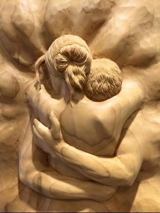 HombreEpilogado's tweet photo. "Dentro de un abrazo puedes hacer de todo:
Sonreír y llorar, renacer y morir. O quedarte quieto y temblar adentro, como si fuera el último".

✒️Charles Bukowski
📷web https://t.co/F4T5BxEOeE