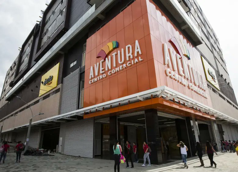 boritieks's tweet photo. Los baños al lado de las salas de cine mantienden solos y ningun guardia pasa perfecta para cruising

Cra. 55 #65 - 108, La Candelaria, Medellín, La Candelaria, Medellín, Antioquia https://t.co/AkbCgPqRSK