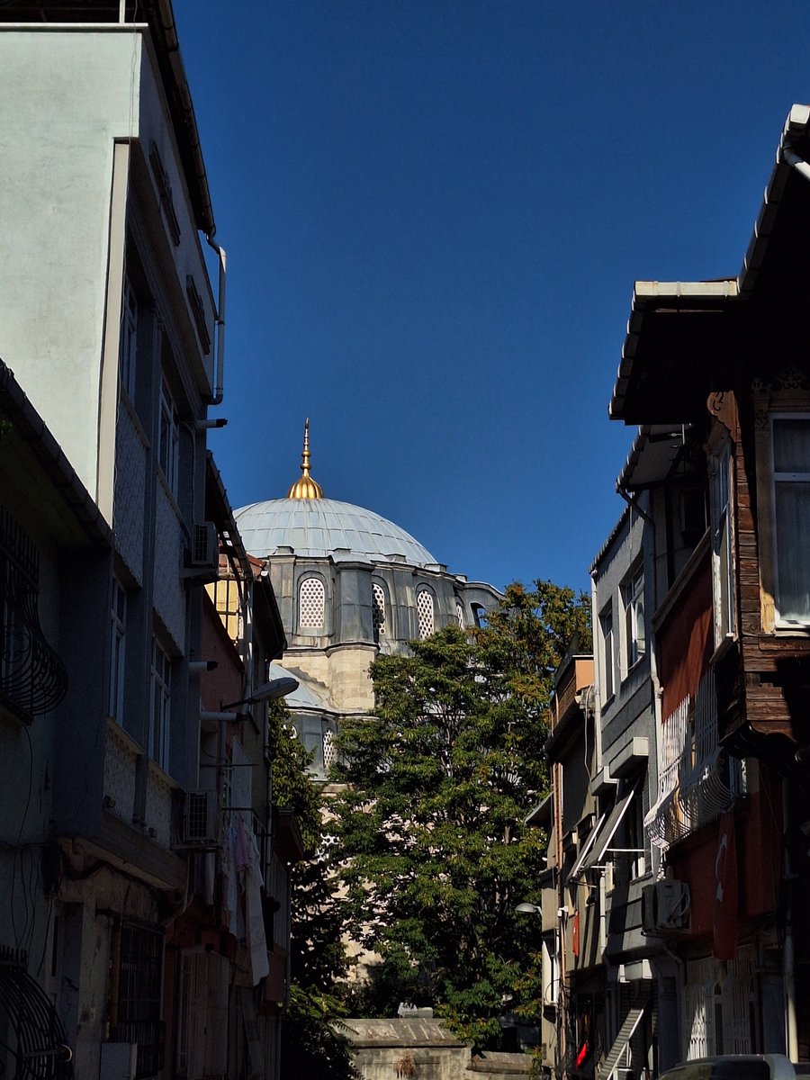 hanneisloading's tweet photo. sığınaklara  kaçın https://t.co/AsRDvs2cSG