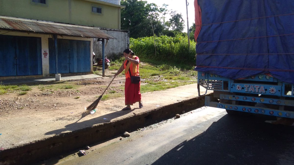 JiribamM's tweet photo. Let's keep our surrounding clean. https://t.co/Jjw4EoYQhW