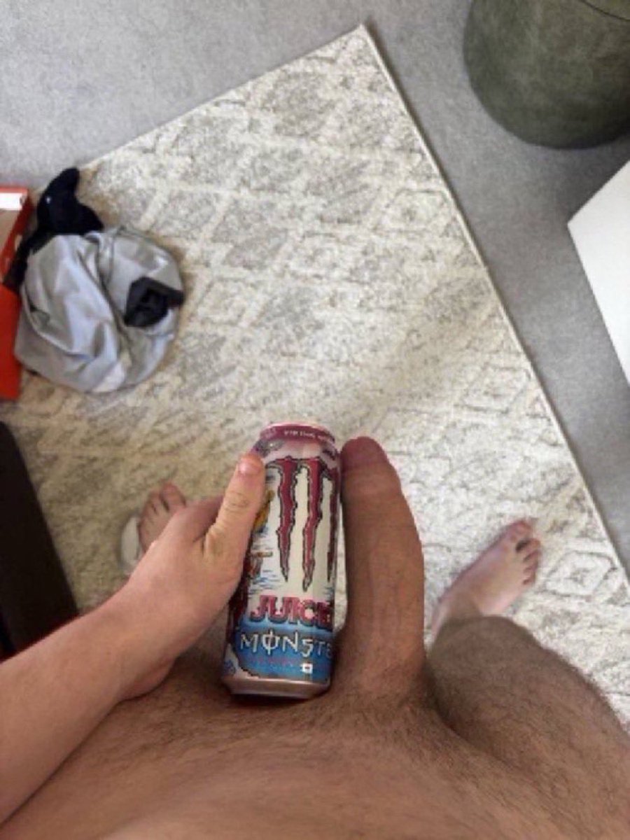 Sams_schlong's tweet photo. Like or dm to see me stroke my monster bwc #nsfwtwt https://t.co/RBsPrmZrw2