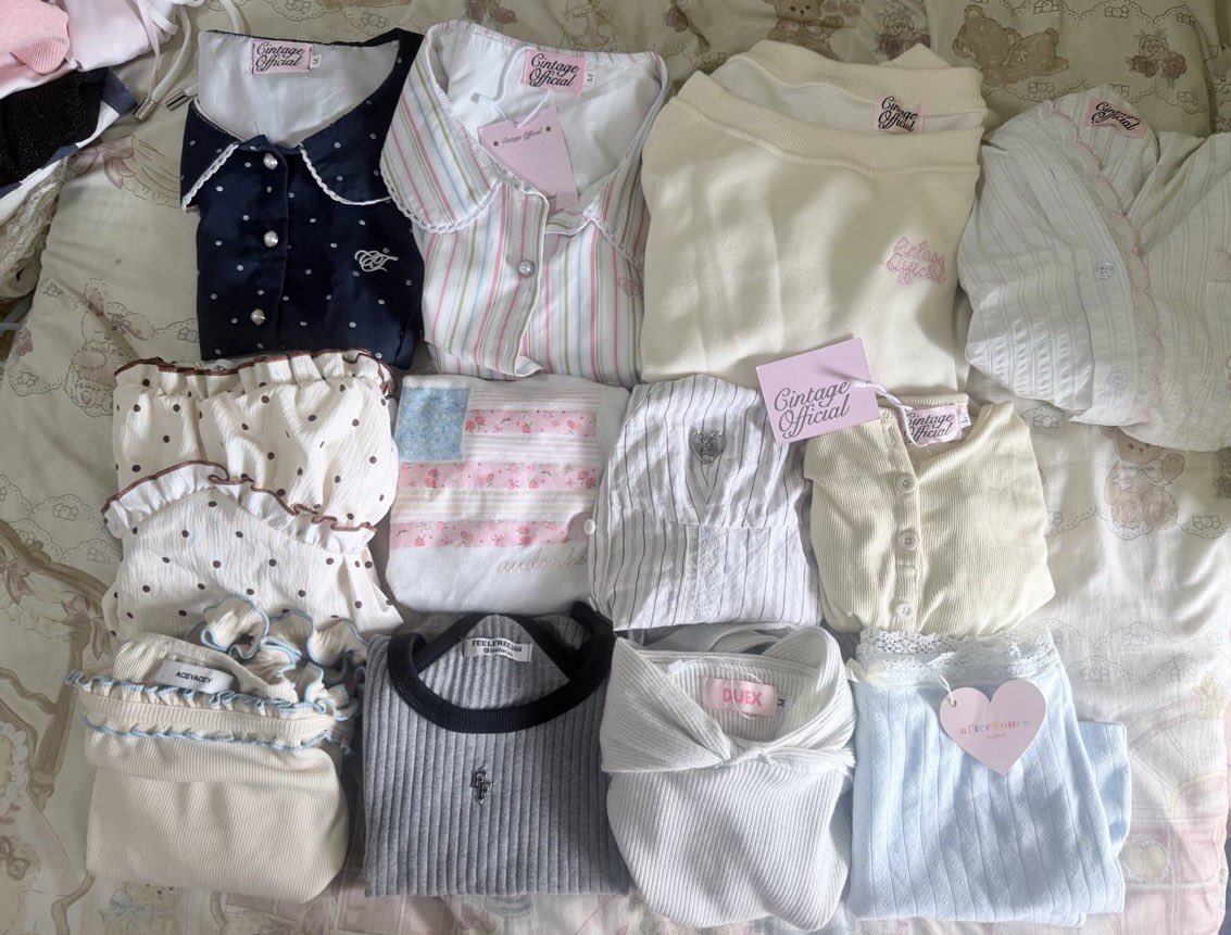 pupararah's tweet photo. 🛼🏄‍♀️ ส่งต่อเสื้อผ้ามือ 1/2 งานไอจี 🌷   

🍎 ลงพน. 30/07 19:00 🧚‍♀️

ค่าส่งเหมา 39฿ (รีปักฟอล ลด5฿) 🎀🎧ྀི

🫧 มีเยอะกว่าในรูป🩰
     
#ส่งต่อเสื้อผ้ามือ2 #ส่งต่อเสื้อผ้า #ส่งต่อเสื้อผ้ามือสอง #โล๊ะตู้เสื้อผ้า #เสื้อผ้ามือสอง #vghbkk #cintageshop #stylistshop #bemingbkk #duexstudio https://t.co/zPL5gYsYFN