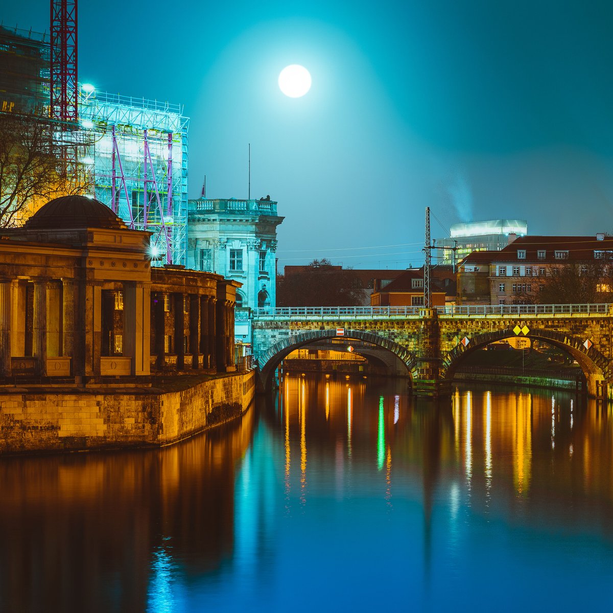 lookforplace's tweet photo. #Dublin's O'#Connell #Bridge #River #Liffey #Dublin #Ireland https://t.co/ULfxolhoPZ
