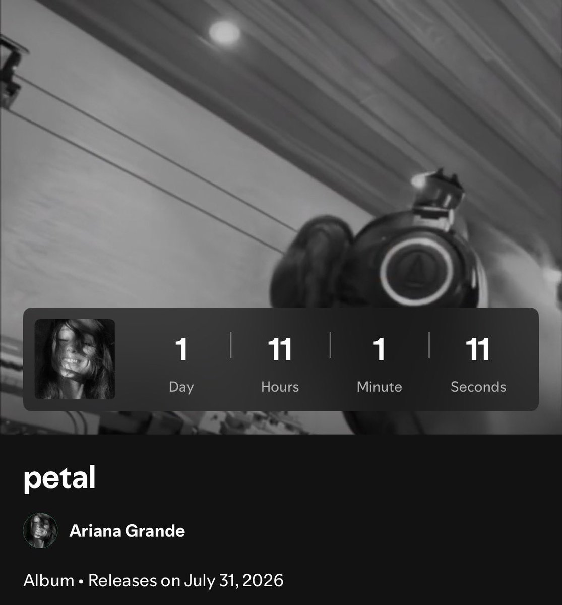 AriGrandeStats's tweet photo. this is the first and last time you can repost this 🌼

‘petal’ drops in 1 day, 11 hours, 1 minute and 11 seconds. https://t.co/FICAXJaLTN