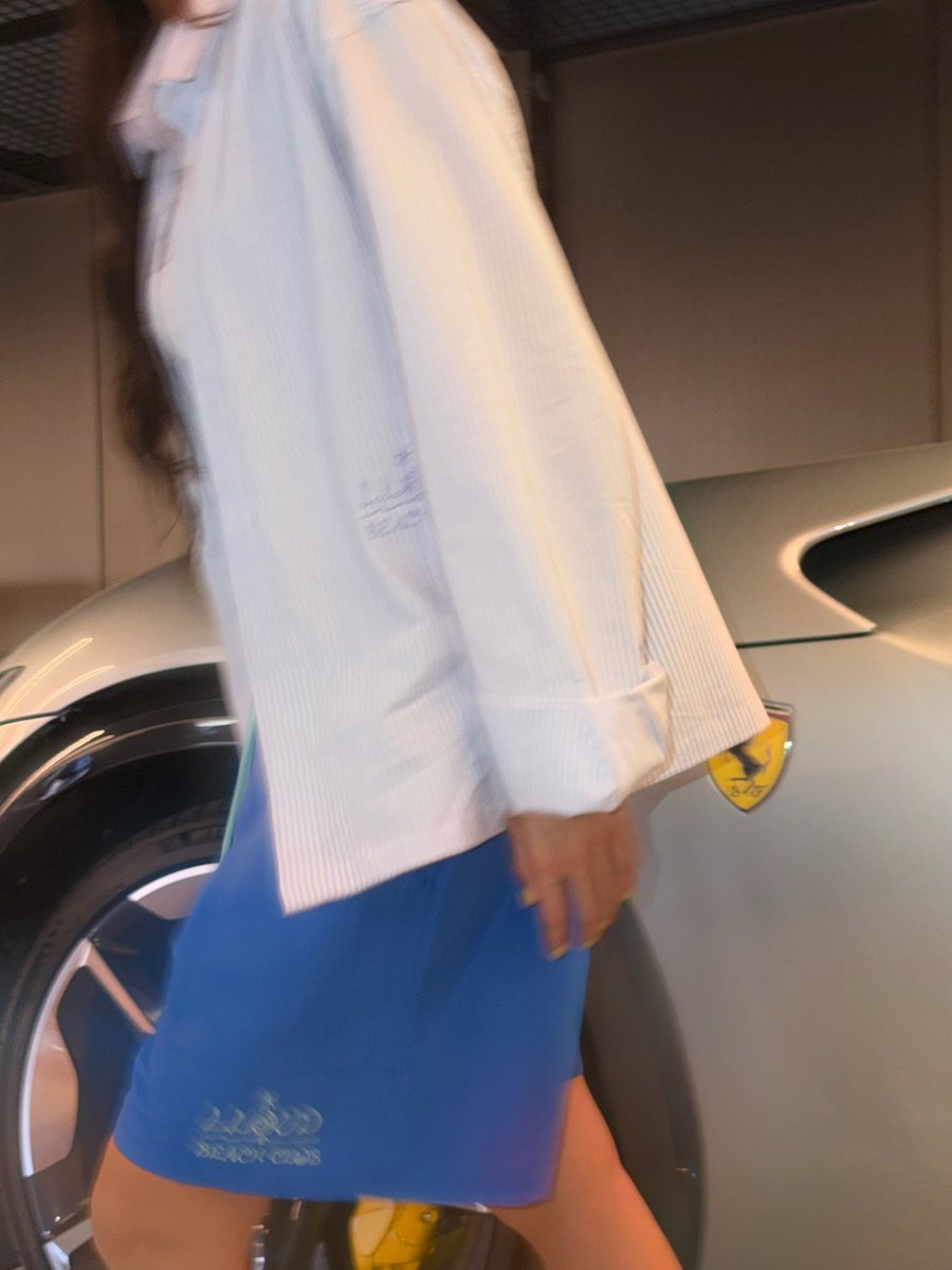 KINGTHEREALFIII's tweet photo. Lisa, in her tomboy style, is driving us crazy by flashing her Ferrari 🫦 https://t.co/0mWq6AUgvW