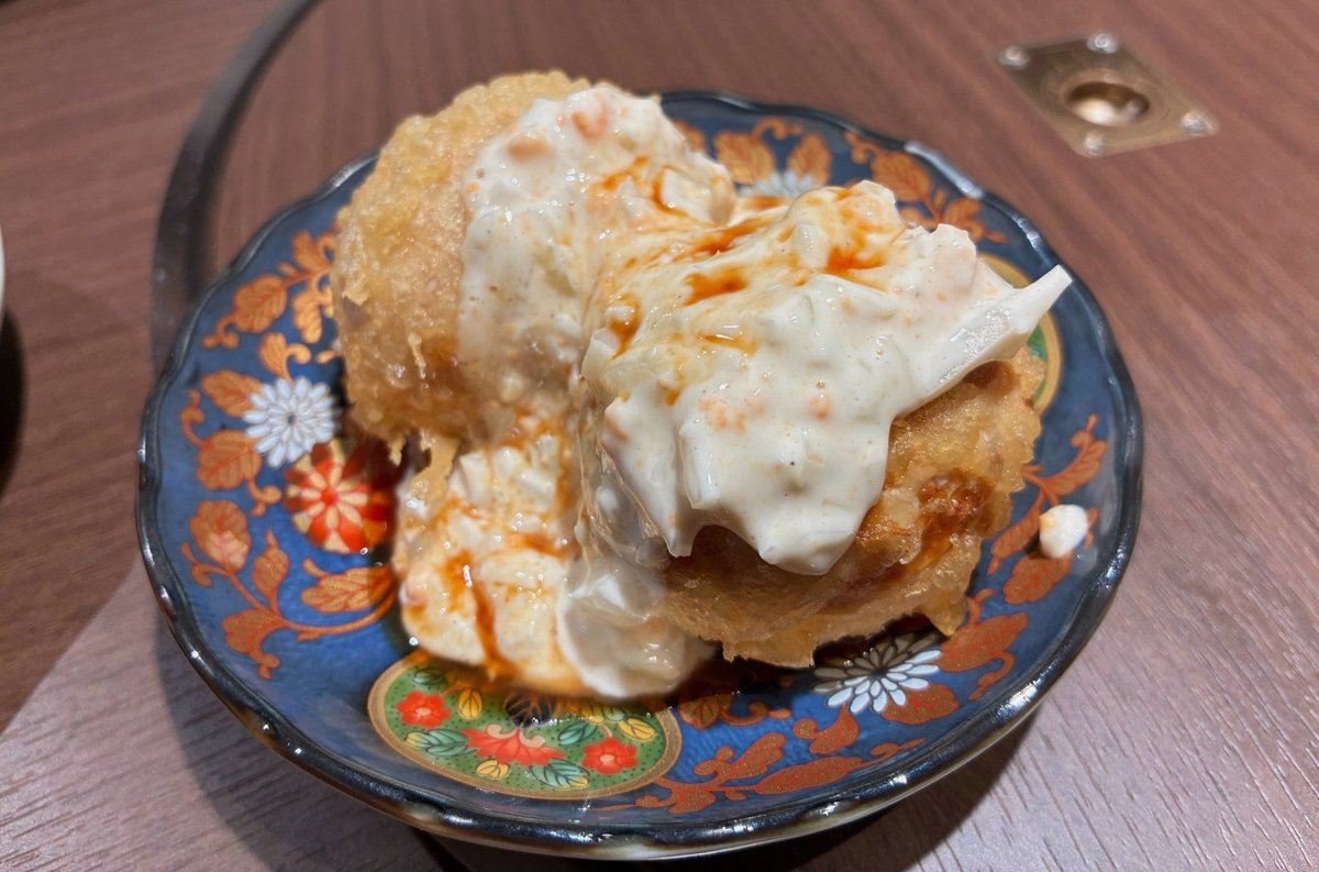 _smrklc_'s tweet photo. コンビニ寄ったら店員の視線が胸に集中してた気がする https://t.co/J0g0N541vk