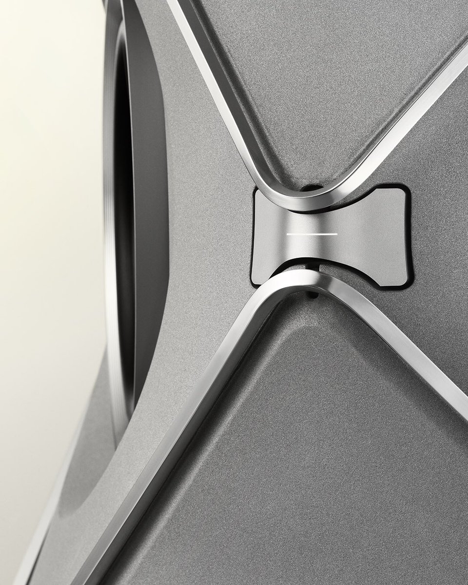 AudioPremium_Pl's tweet photo. Beolab 90 Titan Edition - zjawiskowe w każdym calu! Ta wyjątkowa wersja legendarnych głośników Bang &amp; Olufsen, wznosi kunszt rzemieślników tam pracujących na najwyższy poziom.

#BangOlufsen #Beolab90 #AudioPremium #HiFi #Audio https://t.co/0UTHo72rpt