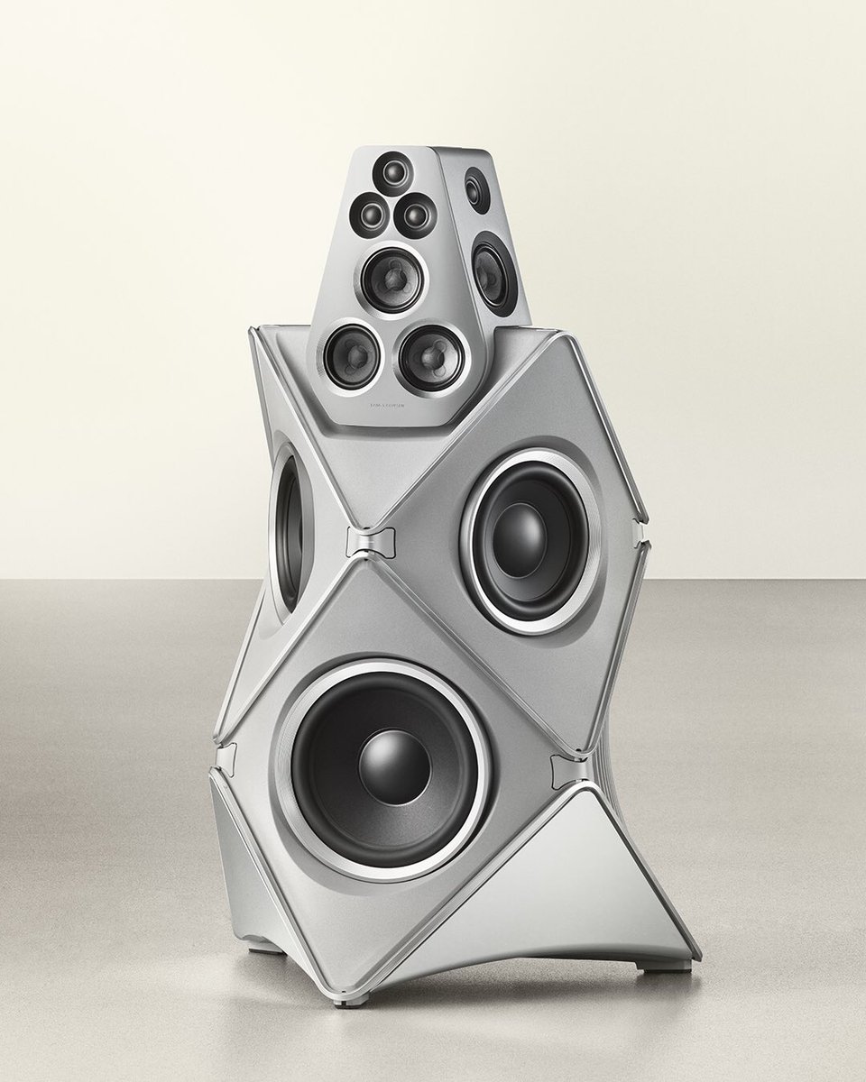 AudioPremium_Pl's tweet photo. Beolab 90 Titan Edition - zjawiskowe w każdym calu! Ta wyjątkowa wersja legendarnych głośników Bang &amp; Olufsen, wznosi kunszt rzemieślników tam pracujących na najwyższy poziom.

#BangOlufsen #Beolab90 #AudioPremium #HiFi #Audio https://t.co/0UTHo72rpt