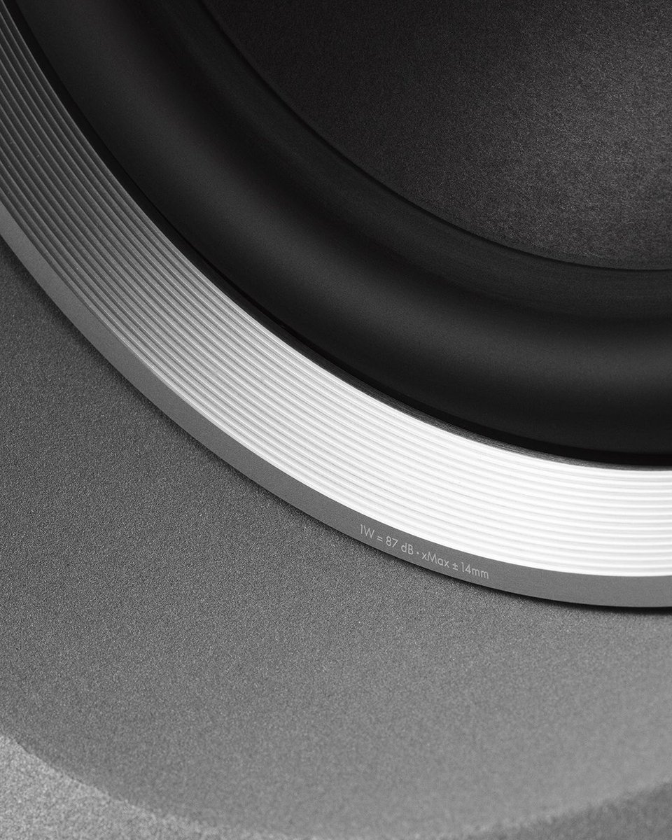 AudioPremium_Pl's tweet photo. Beolab 90 Titan Edition - zjawiskowe w każdym calu! Ta wyjątkowa wersja legendarnych głośników Bang &amp; Olufsen, wznosi kunszt rzemieślników tam pracujących na najwyższy poziom.

#BangOlufsen #Beolab90 #AudioPremium #HiFi #Audio https://t.co/0UTHo72rpt