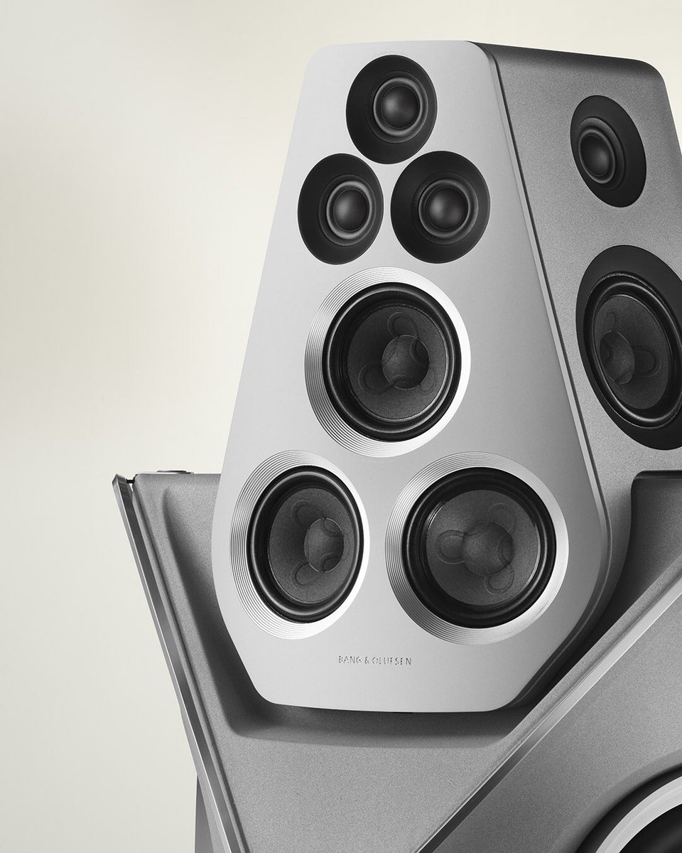 AudioPremium_Pl's tweet photo. Beolab 90 Titan Edition - zjawiskowe w każdym calu! Ta wyjątkowa wersja legendarnych głośników Bang &amp; Olufsen, wznosi kunszt rzemieślników tam pracujących na najwyższy poziom.

#BangOlufsen #Beolab90 #AudioPremium #HiFi #Audio https://t.co/0UTHo72rpt