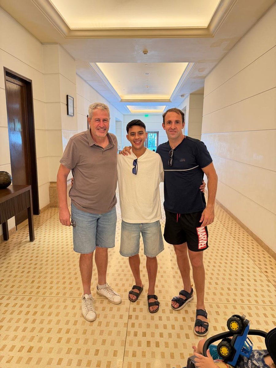 RohitDanuIFB's tweet photo. My #GuruPranam on the auspicious occasion of #GuruPurnima 👏

Antonio López Habas Sir ❤️💛
Manolo Márquez Sir 💛💛

#IndianFootball 🇮🇳⚽ https://t.co/wPCQFhJYGf