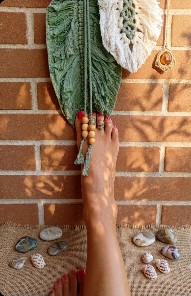SummerFeetLove's tweet photo. #feetworshi̇p 

Chi di voi ama le pietre ed i gioielli!??? Preferite stile classico o un po boho?? https://t.co/DY07eQJBNV
