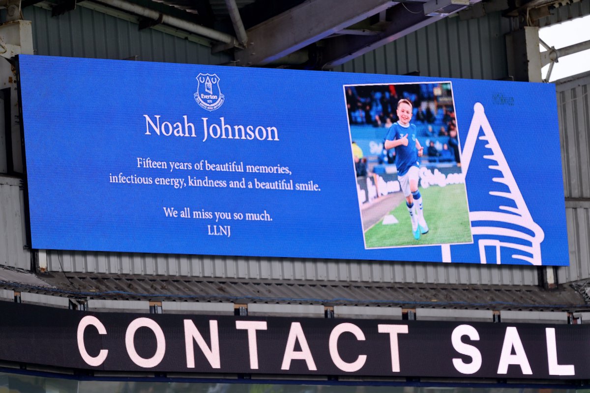 Everton's tweet photo. Everton and Bolton Wanderers paid tribute to 15-year-old Everton fan Noah Johnson, who recently passed away following a severe asthma attack.

His family were invited as special guests to Everton’s pre-season match on Saturday, where they met manager David Moyes and players including Noah's idol, James Tarkowski.

Everyone at Everton Football Club continues to send their deepest condolences to Ryan, Chloe, Evan, Evie and all Noah’s family and friends. 💙