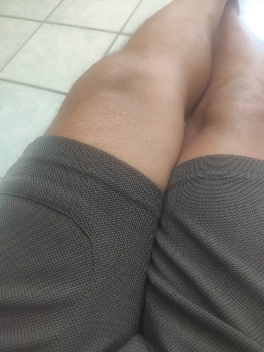 machomex36's tweet photo. Mis piernas de pollo https://t.co/d8oSbrHOh2