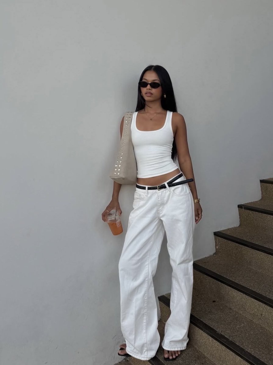 Diorgirlx's tweet photo. white outfits https://t.co/3CUnGDOtrC