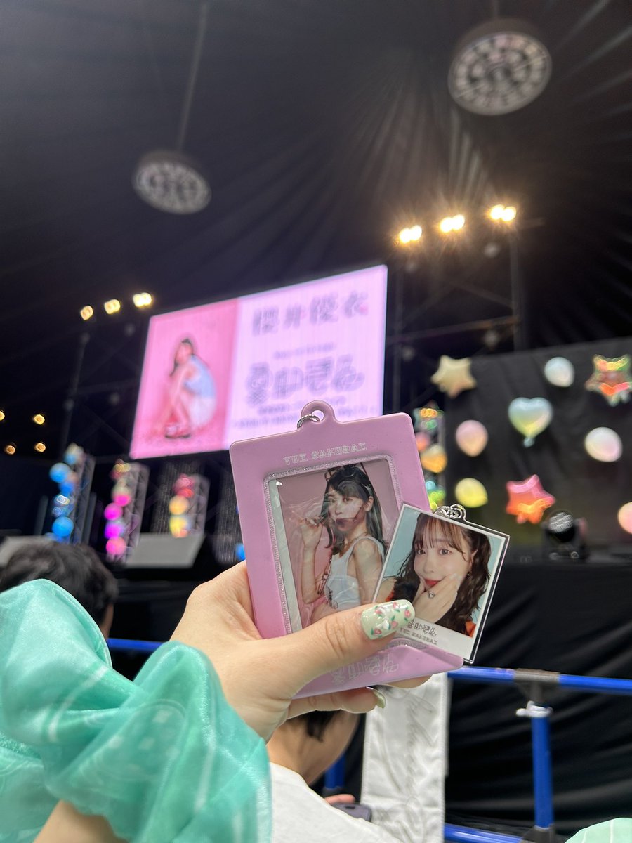 yui_mna's tweet photo. 2026.7.29 💿㊗️

ATSUいぞ！NATSUいぞ！ゆいいぞん！！
team yui約50人でお祝い会💚
ゆいちゃんCDリリースおめでとう👏🏻
初めてリア友じゃないふるっぱーと関わってみんな優しくてゆいちゃんのこと大好きで楽しかったなあ🥹

#櫻井優衣　#夏いぞん　#ゆいいぞん https://t.co/22fP8jYmHm