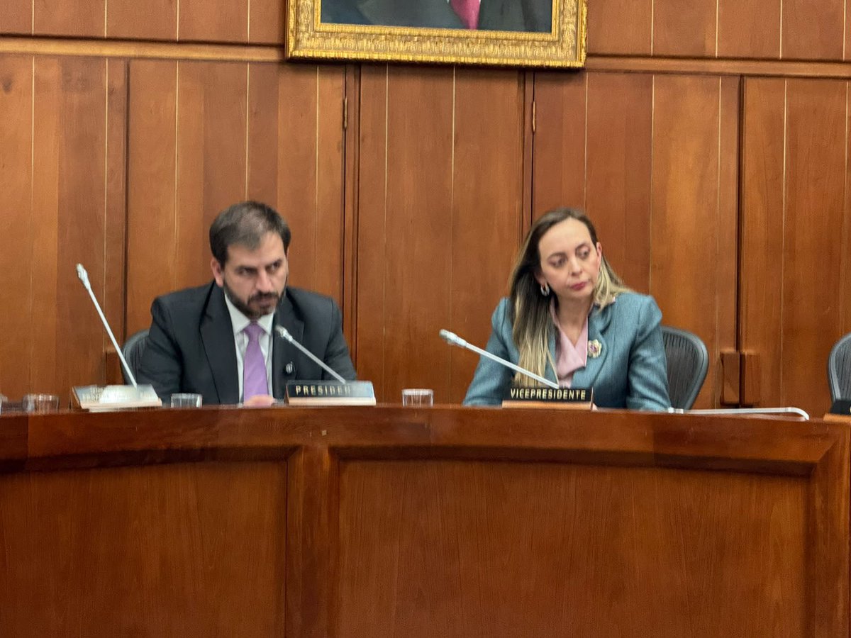 nadiablel's tweet photo. Una vez más integramos la Comisión Séptima del Senado, escenario clave para el trámite de las iniciativas que impactan en la vida y el bienestar de los colombianos. 

Felicitaciones a los senadores @AForeroM y @AnaPaolaAgudelo por su elección unánime como presidente y vicepresidente de la Comisión para el periodo legislativo 2026–2027.

Confiamos en que, bajo su dirección, los debates se desarrollen con rigor técnico, responsabilidad y apertura, priorizando soluciones de fondo a los principales desafíos sociales del país, en especial la crisis del sistema de salud.