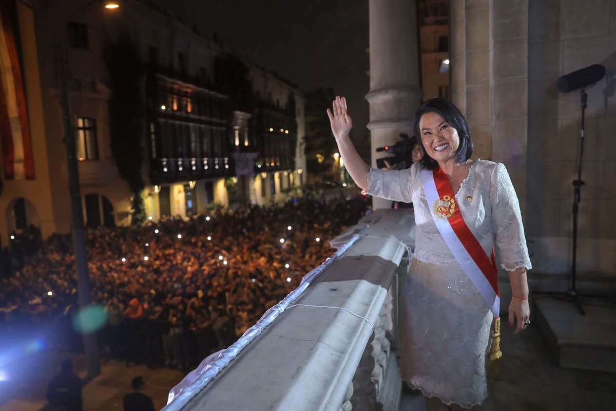 DanteBobadilla's tweet photo. Saluden a su presidenta, zurdos tarados https://t.co/xeU3ylBrig