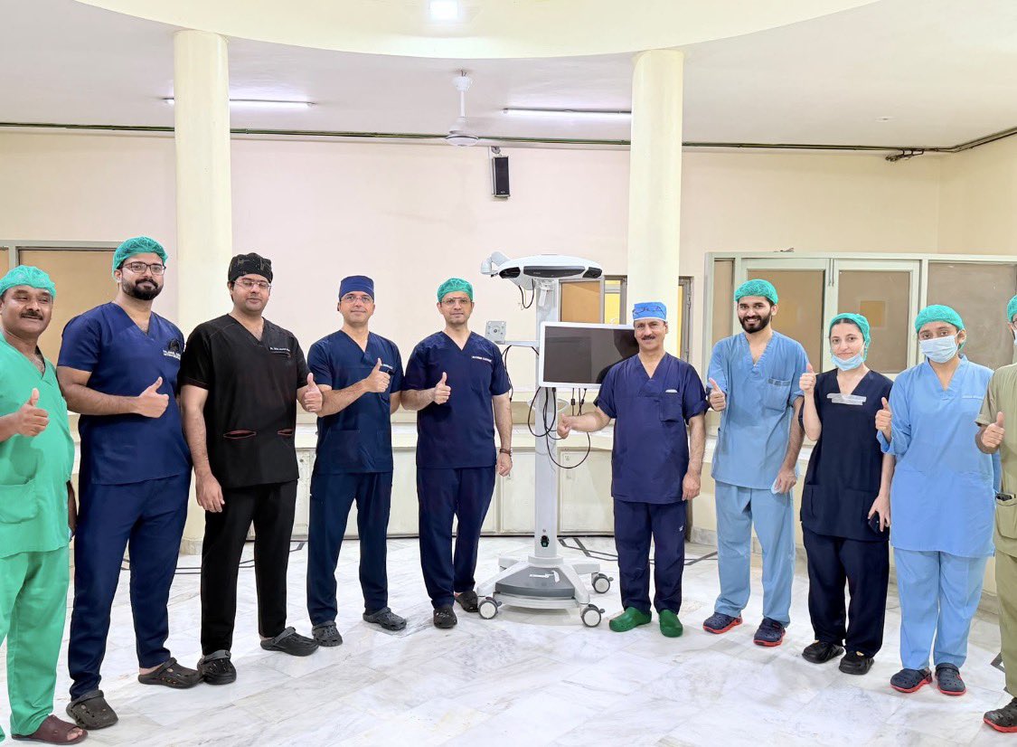 Fazamkhn's tweet photo. Robotic hip replacement surgery at Sharif Medical City, Lahore https://t.co/6Rs5fu71hS