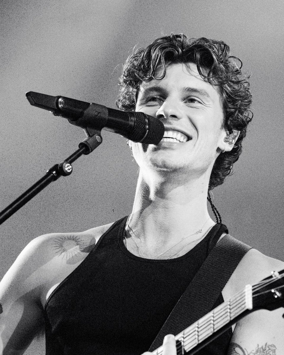 MovistarArenaEs's tweet photo. Un año del show de Shawn Mendes en el Movistar Arena. ¡Conciertazo en pleno agosto!

¿Estuviste? https://t.co/NtB756Dqf4