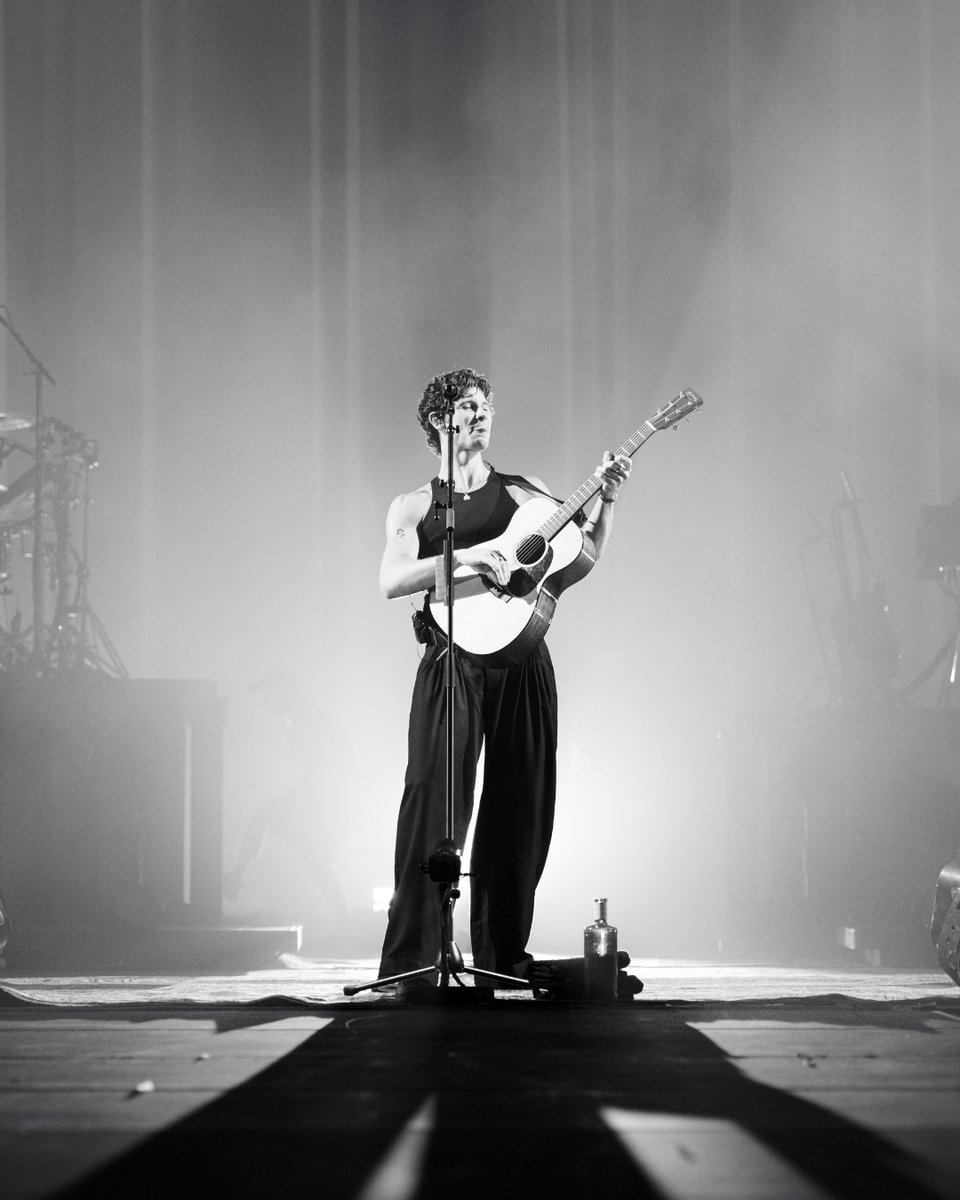 MovistarArenaEs's tweet photo. Un año del show de Shawn Mendes en el Movistar Arena. ¡Conciertazo en pleno agosto!

¿Estuviste? https://t.co/NtB756Dqf4