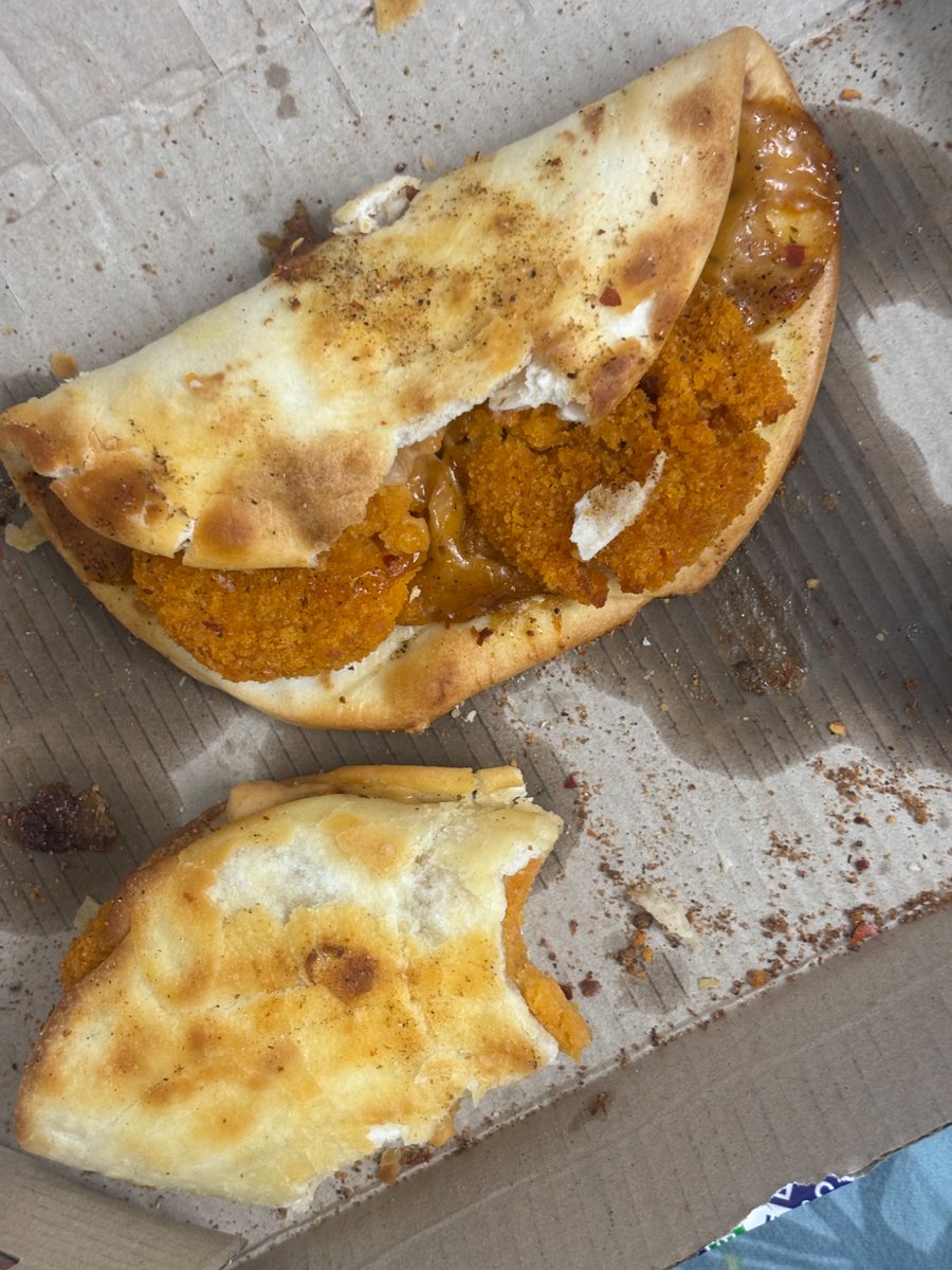 m_marathicha's tweet photo. @dominos my order no. Is 166
Received pizza cold and tacos are extremely hard the outer shell.

Please refund my order amount.

Not eatable throw into dustbin https://t.co/OAkcyUgIst