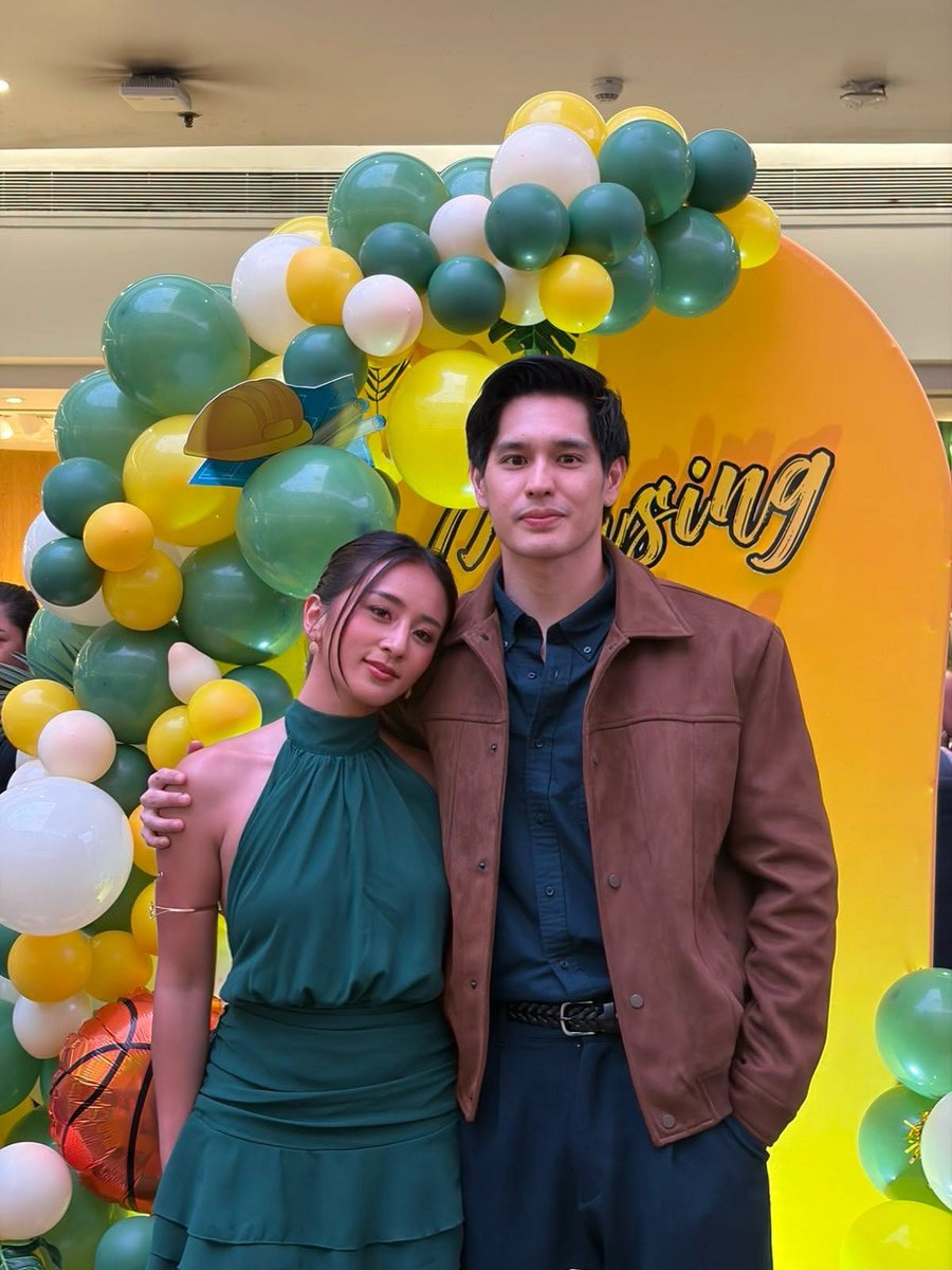 VivaOnePH's tweet photo. LOOK: Did you miss our cheerleader and team captain? They’re here visiting the fan booth of HyGab Official — Hyacinth Callado &amp; Gab Lagman!

A Viva One Original Series directed by Gino M. Santos, #OurYesterdaysEscape premieres SEPTEMBER 5, only on #VivaOne. https://t.co/Fb16j7WFIN