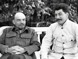 AtacanMay's tweet photo. Sosyalizme ütopik diyenlerin suratına çarpmalık.

Sosyalizm öyle veya böyle herkesi ev ve iş sahibi yaptı. 

Eğitim ve sağlık hizmetlerini ücretsiz sundu. 

Nitelikli ulaşım ağları kurdu. Her işçiye 1.5 ay senelik izin verdi. Çalışma saatini düşürdü. 

Teşekkürler yoldaşlar. https://t.co/9Sr3G1XCfj