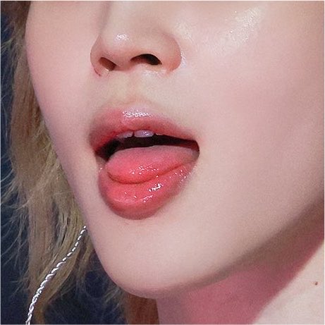kooessesd's tweet photo. park jimin fuck whoever kiss your lips https://t.co/K9R1olWGFq