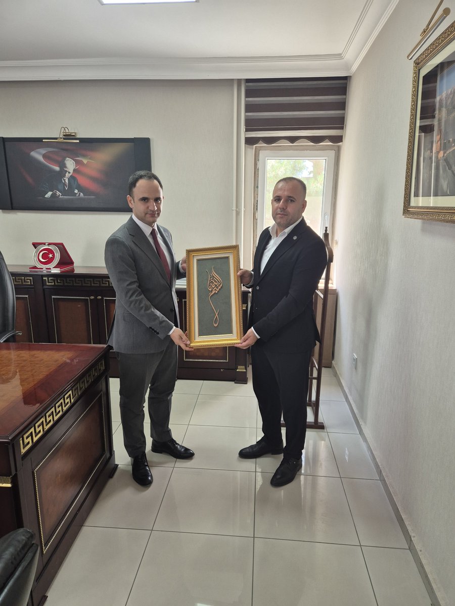 bmsvan1's tweet photo. Van vali Yardımcımız Sayın Burak Keser,e hayırlı olsun ziyaretinde bulunduk göstermiş olduğu yakın ilgiden ve misafirperverliğinden dolayı kendisine teşekkür ederiz. @yusufyazgan37 @KaanCetinbas @AhmetKizil9 @CemalUstun_ @cahit_imrak https://t.co/babWTGVtMf
