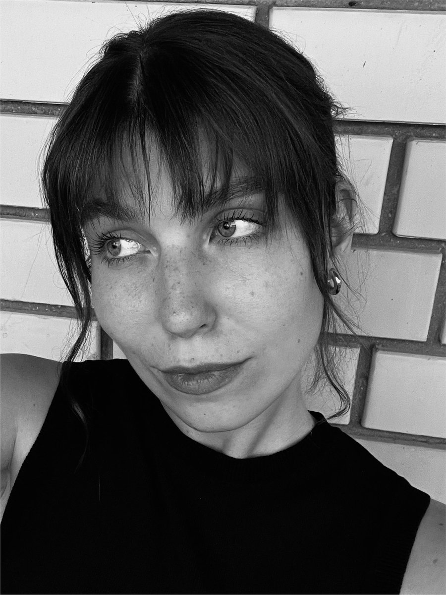 KonPolly's tweet photo. в этом сомнительном решении виноваты Дакота Джонсон, Дейзи Эдгар-Джонс и Ренате Реинсве https://t.co/6yqavc1kaO