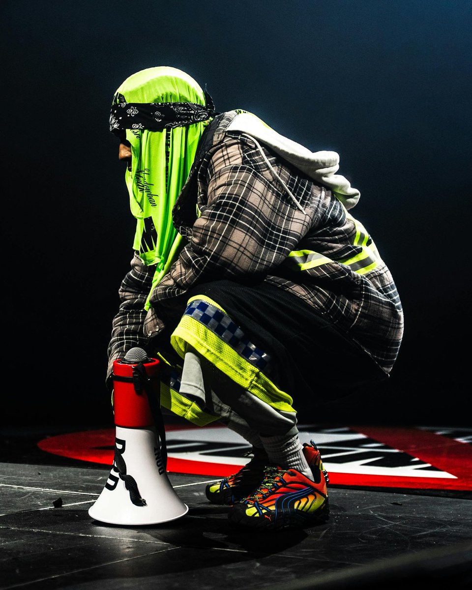 ModernNotoriety's tweet photo. A$AP Rocky rocking his upcoming PUMA Straycat collab on the 'DON'T BE DUMB' tour https://t.co/1H3TterLrh