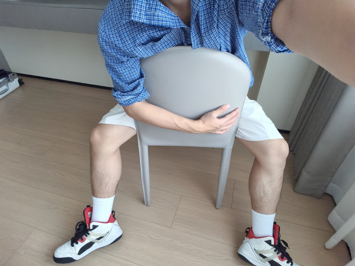 yampheles's tweet photo. 这套真的显邋遢吗😢那个裤子会到膝盖下边一点，我还挺喜欢这套的😳🤔🤔 https://t.co/R6aT6v59Z6