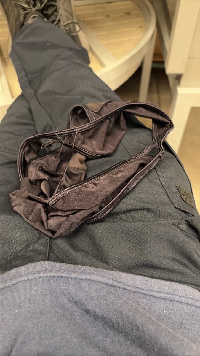 SissyChrissy90's tweet photo. At work watching mom son porn with my moms panties on my lap I’m so feral for my own mom🥵🥵🥵🥵🤤🤤🤤🤤🤤 https://t.co/kqY5df8I4D