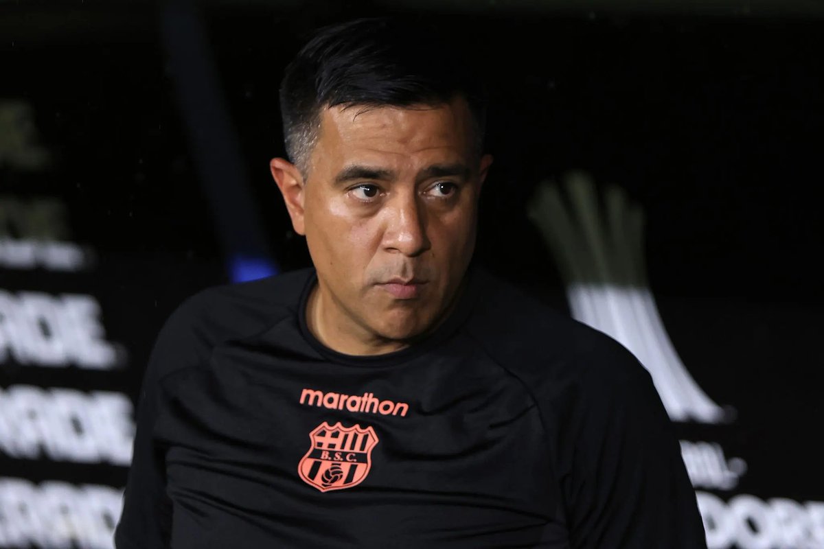 GpachecoR17's tweet photo. #BarcelonaSC 
Se está analizando la situación del DT César Farías y su continuidad en el equipo. 

Pero, hay un factor que es clave, el económico, con una cláusula muy favorable al DT.

Se buscaría dialogar y llegar a un acuerdo,  pero parece difícil por la postura de Farías. https://t.co/05jSk9Vfjq