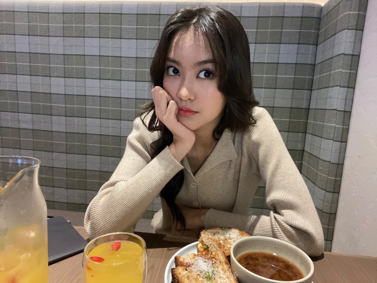 agansam's tweet photo. Greesel https://t.co/KsT2Wq5kr1