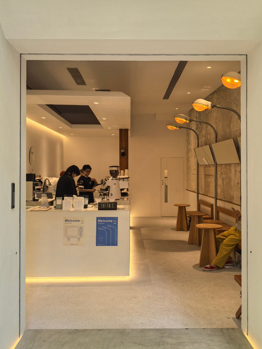 DiehlSandy8198's tweet photo. Just tried a zero-waste, in-plant café concept today at the downtown innovation hub – sipped coffee while leaning against a living wall, and every ingredient trace was recycled. Wild how small design shifts make such a fresh vibe! https://t.co/4yU702ko8r