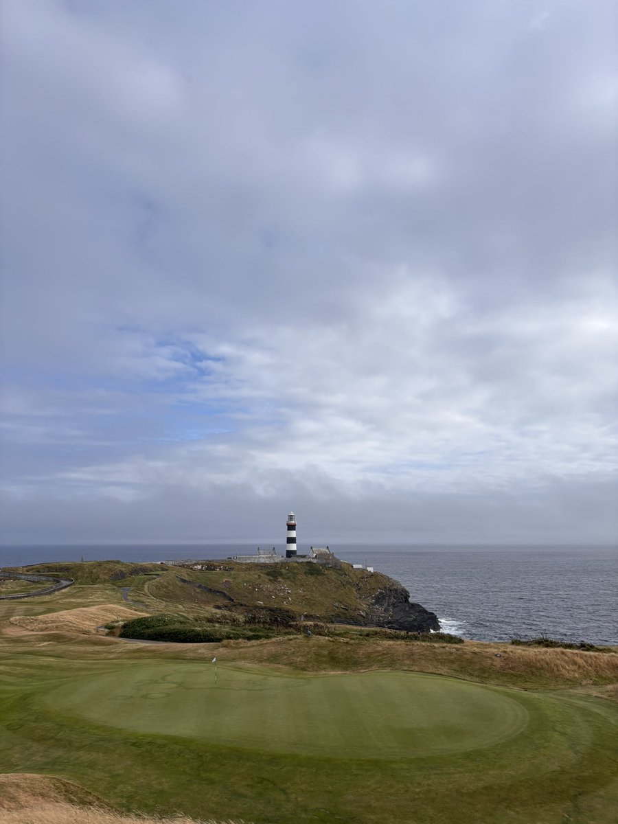 pdignam4right's tweet photo. @oldheadgolflink hits different. Probably the best course I have ever played, with incredible views. Just gets ahead of Torrey Pines and Lahinch. Excellent experience from minute we arrived 🏌🏻‍♂️⛳️ https://t.co/QXyGAdTVeC