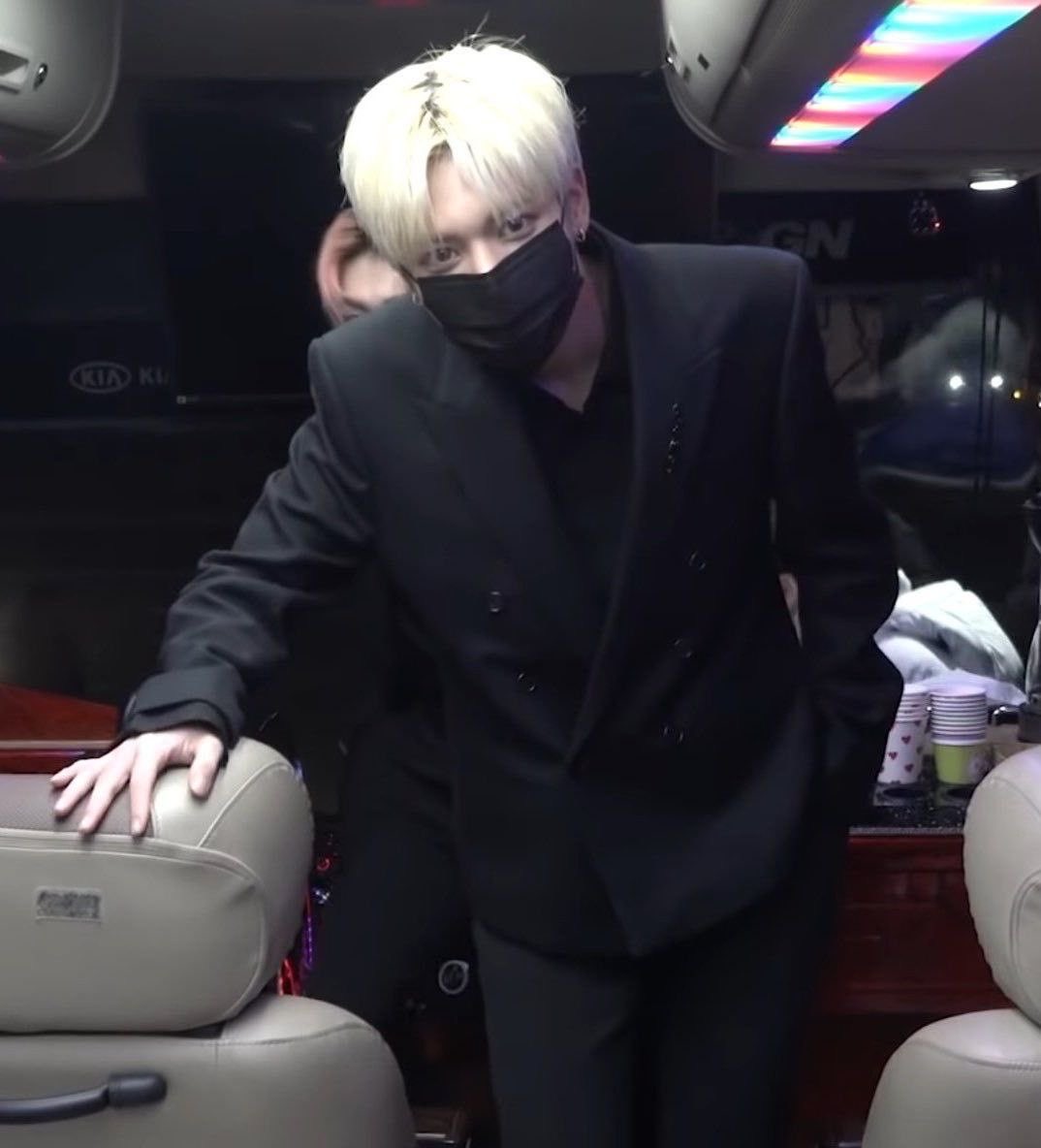 Volnamotns's tweet photo. 근육 안키우고 마른 체격의 뱀파이어 같은 눈에 까리한 표정 가진 강태현을 개사랑함 https://t.co/Pzx7C2QrD8