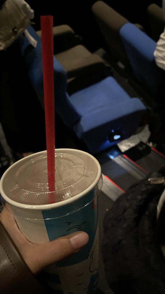 Hohoheii's tweet photo. balik kerja lngsung nonton spiderman🕸️🕷️ https://t.co/Fv4fwOrWkA