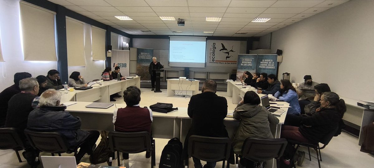 cedib_com's tweet photo. "El salar es parte del patrimonio🇧🇴 y debe ser protegido independientemente de la utilidad que ahora tiene para un proceso productivo. No solo estamos limitando a sgt. generaciones de la belleza #salar, sino también de beneficios, del valor que podría tener en un futuro"@EGudynas https://t.co/HB48JrxJ9v