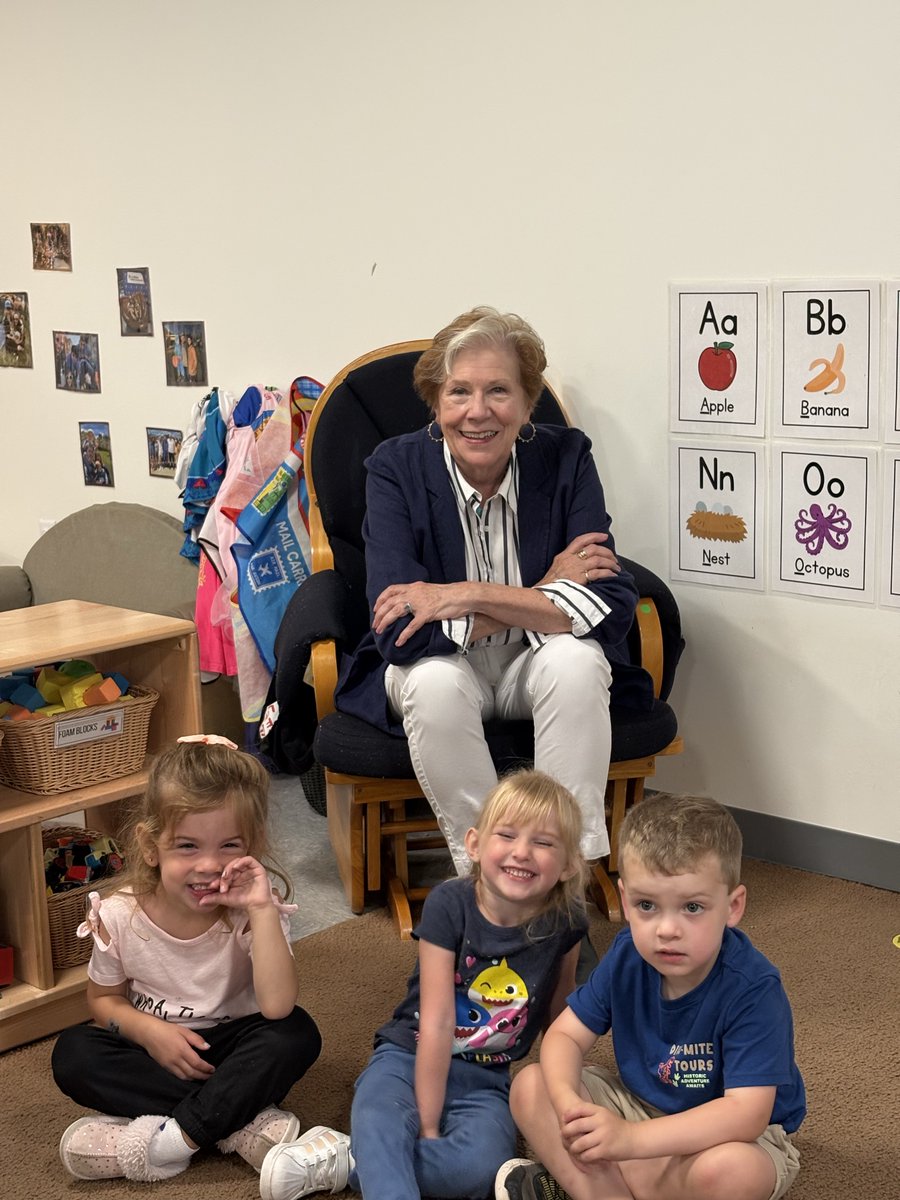 NYSDOLCommish's tweet photo. Affordable and accessible child care is at the heart of @GovKathyHochul’s vision for the future of New York State.

Universal child care supports working parents and ensures kiddos, like the ones I met at Clinton Early Learning Center, receive quality care. https://t.co/vfkFoSJlSK